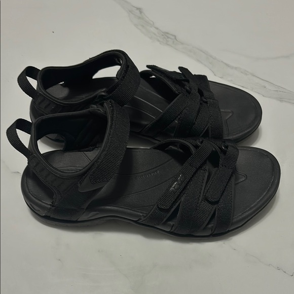Teva Nike Black Strappy Sandals - Picture 1 of 6